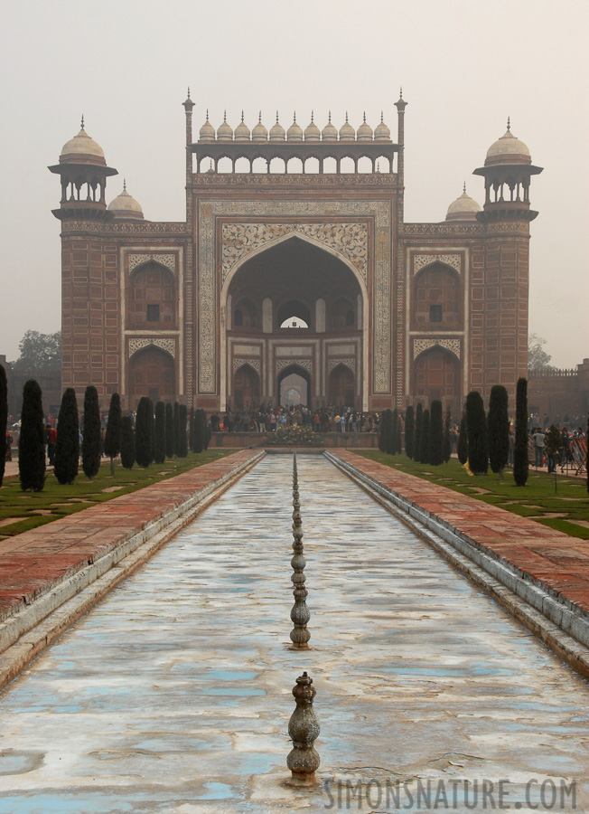 Taj Mahal [35 mm, 1/45 sec at f / 11, ISO 250]